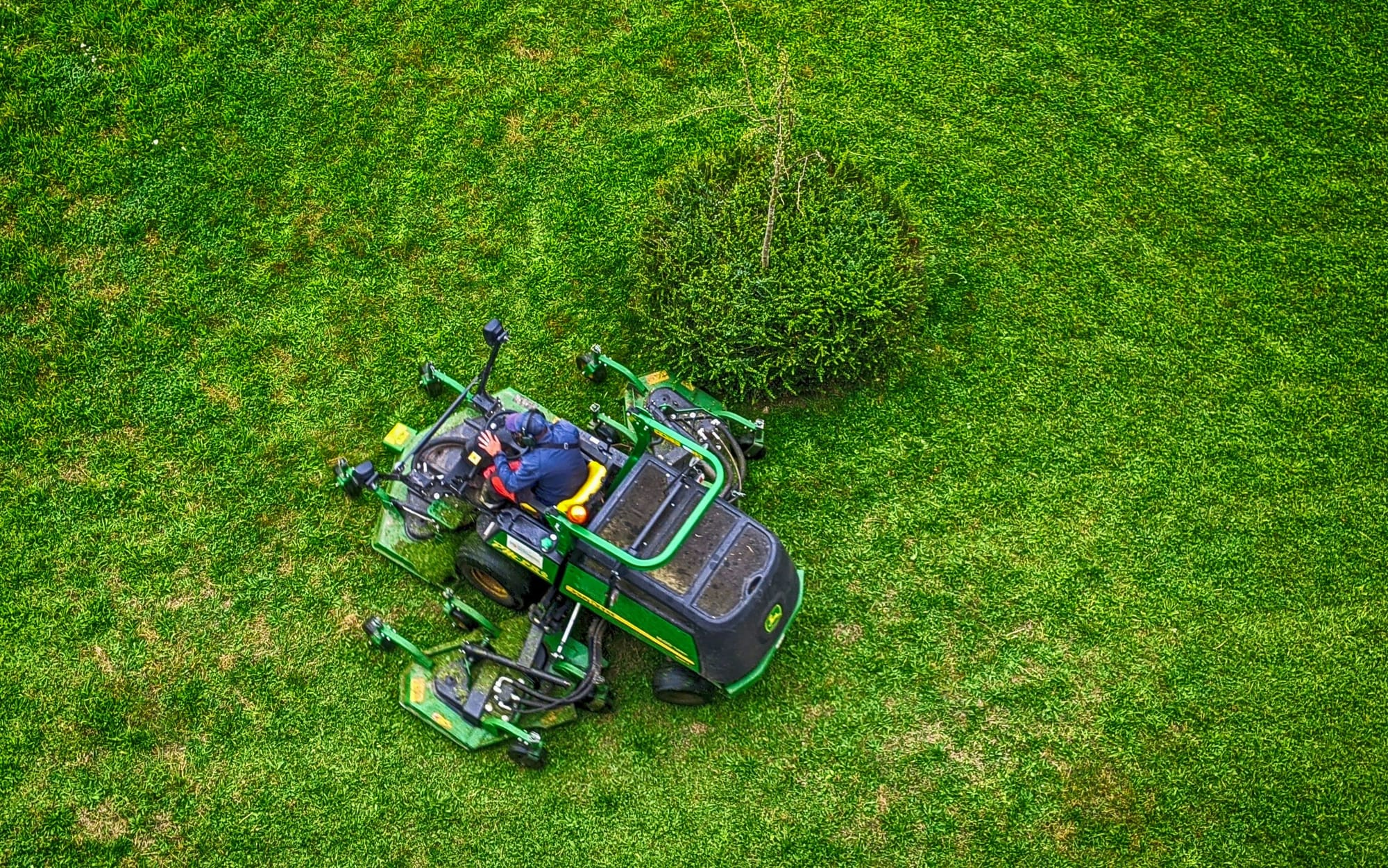 Lawn Care Companies Win More Work When They Look More Responsive